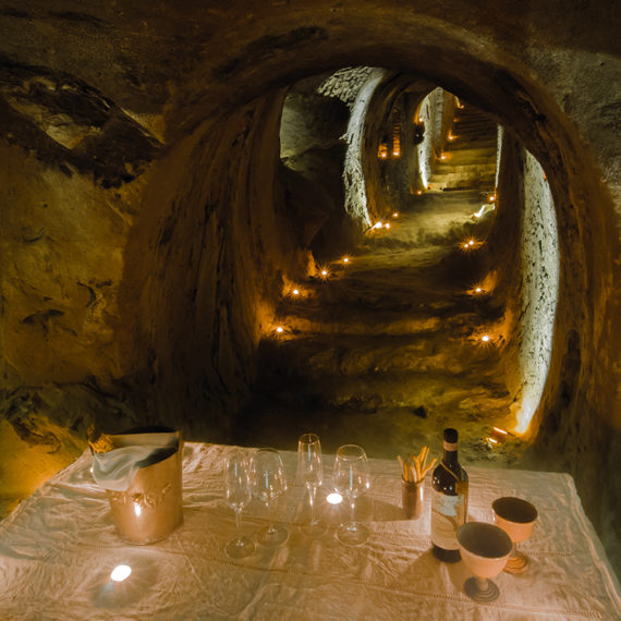 Grotta in Arenaria dove consumare degustazioni durante il soggiorno al B&B Pomarancio